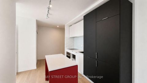 Photo 19 at 517 - 33 Helendale Avenue, Eglinton, Toronto