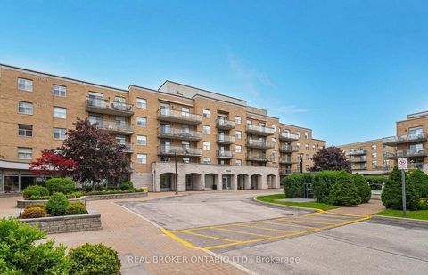 Photo 1 at 314 - 2504 Rutherford Road, Maple, Vaughan