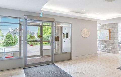 Photo 4 at 314 - 2504 Rutherford Road, Maple, Vaughan
