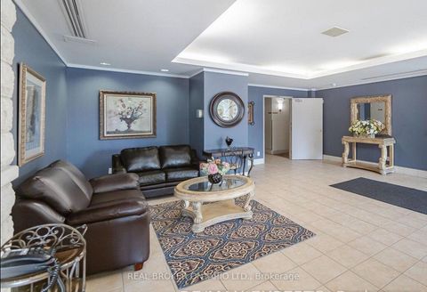 Photo 7 at 314 - 2504 Rutherford Road, Maple, Vaughan