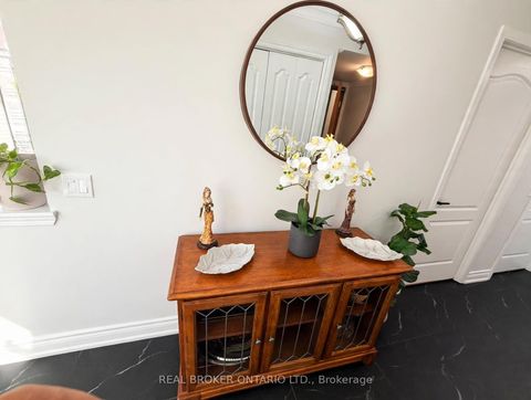 Photo 10 at 314 - 2504 Rutherford Road, Maple, Vaughan