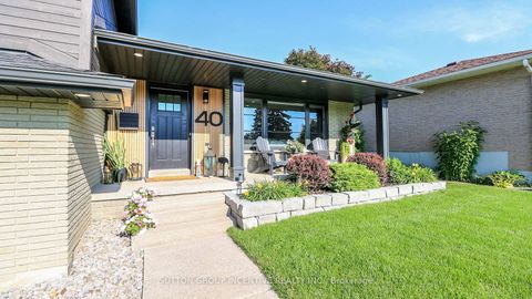 Photo 2 at 40 Varden Avenue, Codrington, Barrie