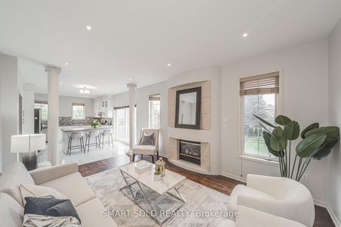 Photo 15 at 16 Courtney Crescent, Jefferson, Richmond Hill