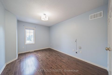 Photo 25 at 16 Courtney Crescent, Jefferson, Richmond Hill