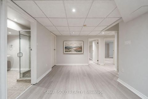 Photo 33 at 16 Courtney Crescent, Jefferson, Richmond Hill
