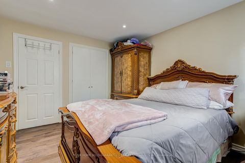 Photo 15 at 5 Hallow Crescent, Kipling, Toronto