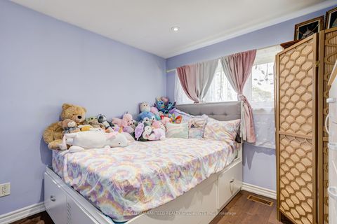 Photo 18 at 5 Hallow Crescent, Kipling, Toronto