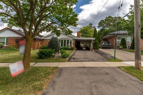 Photo 30 at 5 Hallow Crescent, Kipling, Toronto
