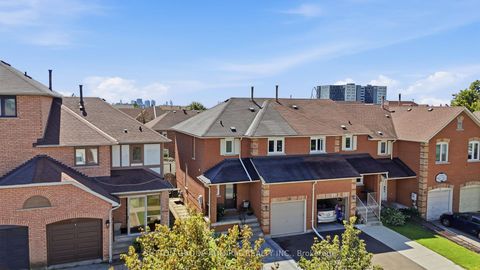 Photo 3 at 96 Islay Crescent, Maple, Vaughan