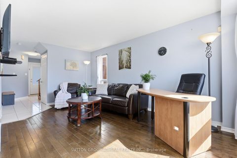 Photo 9 at 96 Islay Crescent, Maple, Vaughan
