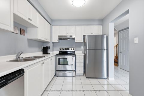 Photo 13 at 96 Islay Crescent, Maple, Vaughan