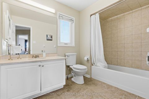 Photo 19 at 96 Islay Crescent, Maple, Vaughan