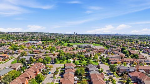 Photo 27 at 96 Islay Crescent, Maple, Vaughan