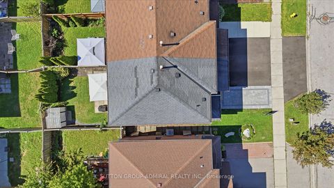 Photo 31 at 96 Islay Crescent, Maple, Vaughan