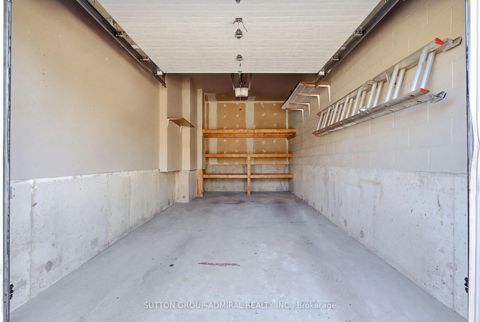 Photo 32 at 96 Islay Crescent, Maple, Vaughan