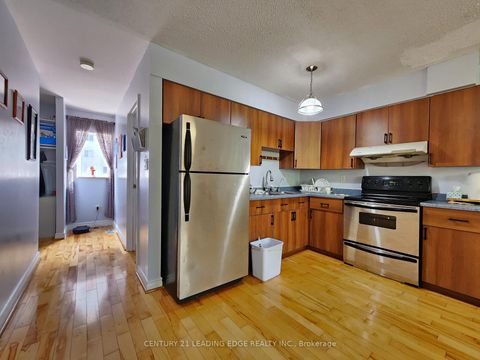 Photo 4 at 82 - 203 Lotherton Pathway, Glen Park, Toronto