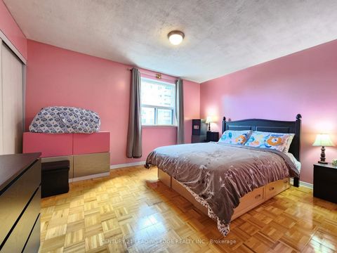 Photo 11 at 82 - 203 Lotherton Pathway, Glen Park, Toronto