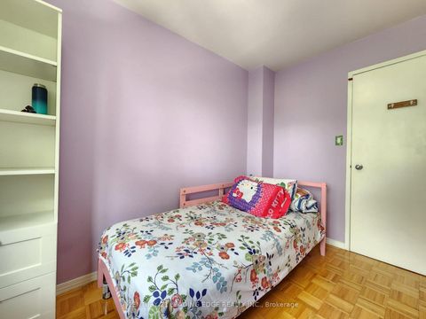 Photo 13 at 82 - 203 Lotherton Pathway, Glen Park, Toronto