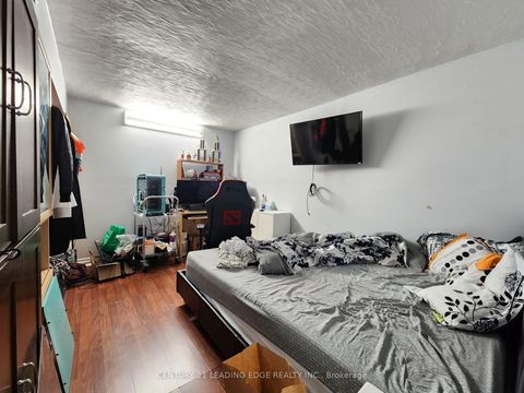 Photo 16 at 82 - 203 Lotherton Pathway, Glen Park, Toronto