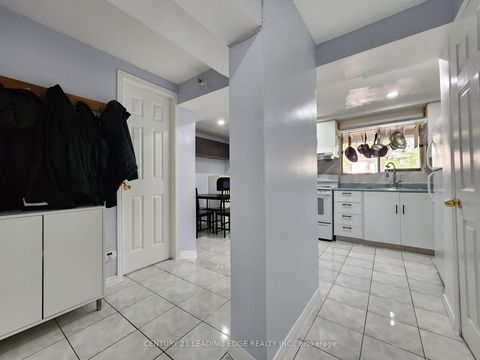 Photo 19 at 82 - 203 Lotherton Pathway, Glen Park, Toronto