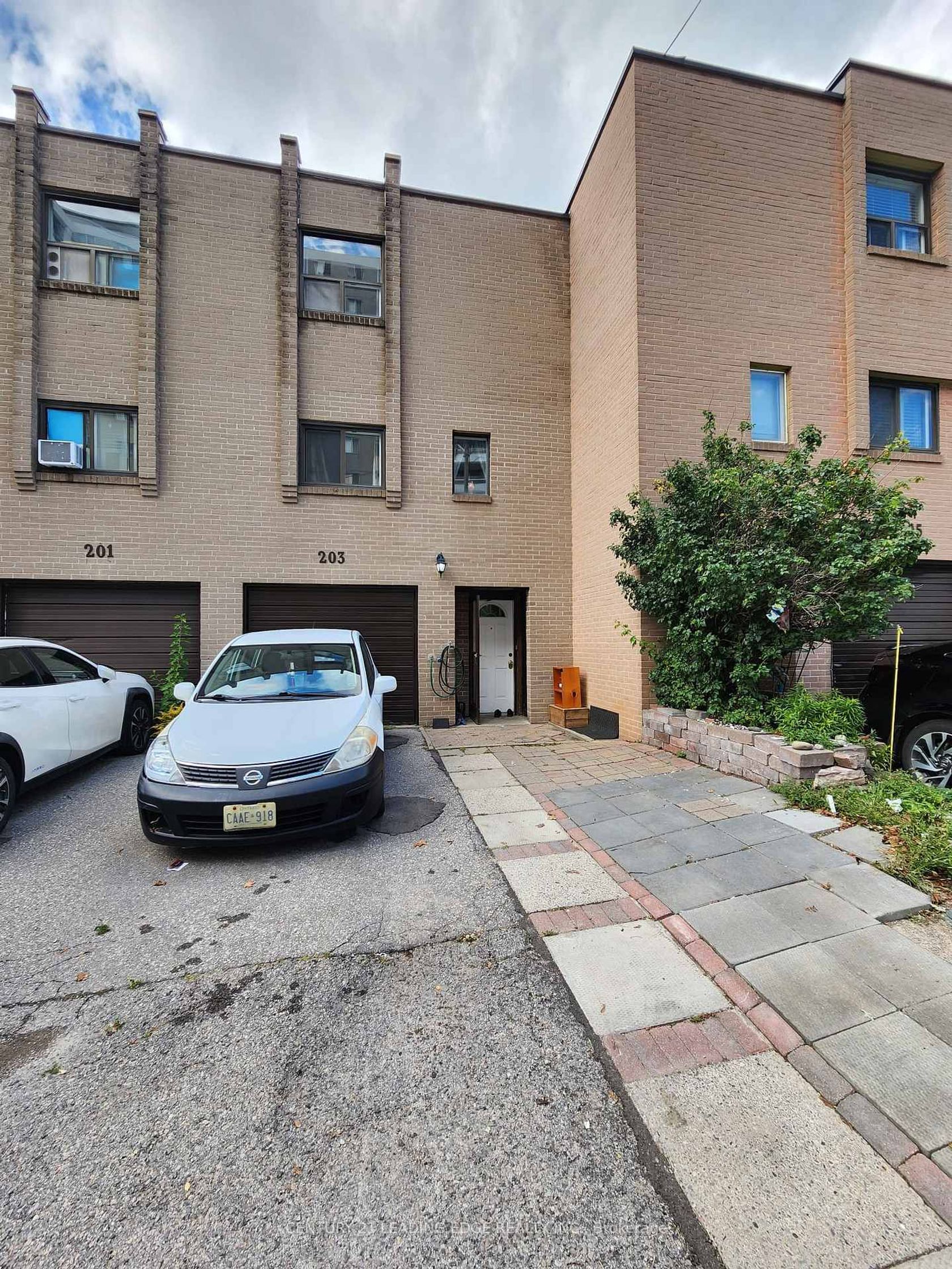 82 - 203 Lotherton Pathway, Glen Park, Toronto photo number 2