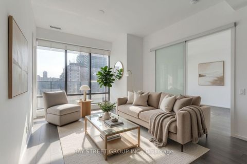 Photo 11 at 1511 - 5 St Joseph Street, Bay Street Corridor, Toronto