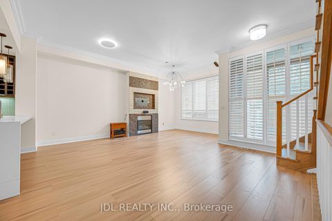 Photo 5 at TH07 - 761 Bay Street, Bay Street Corridor, Toronto