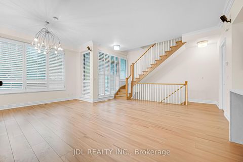 Photo 7 at TH07 - 761 Bay Street, Bay Street Corridor, Toronto