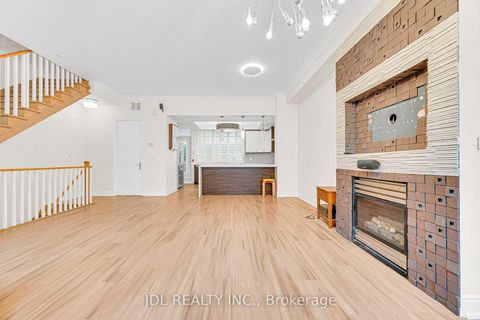 Photo 9 at TH07 - 761 Bay Street, Bay Street Corridor, Toronto