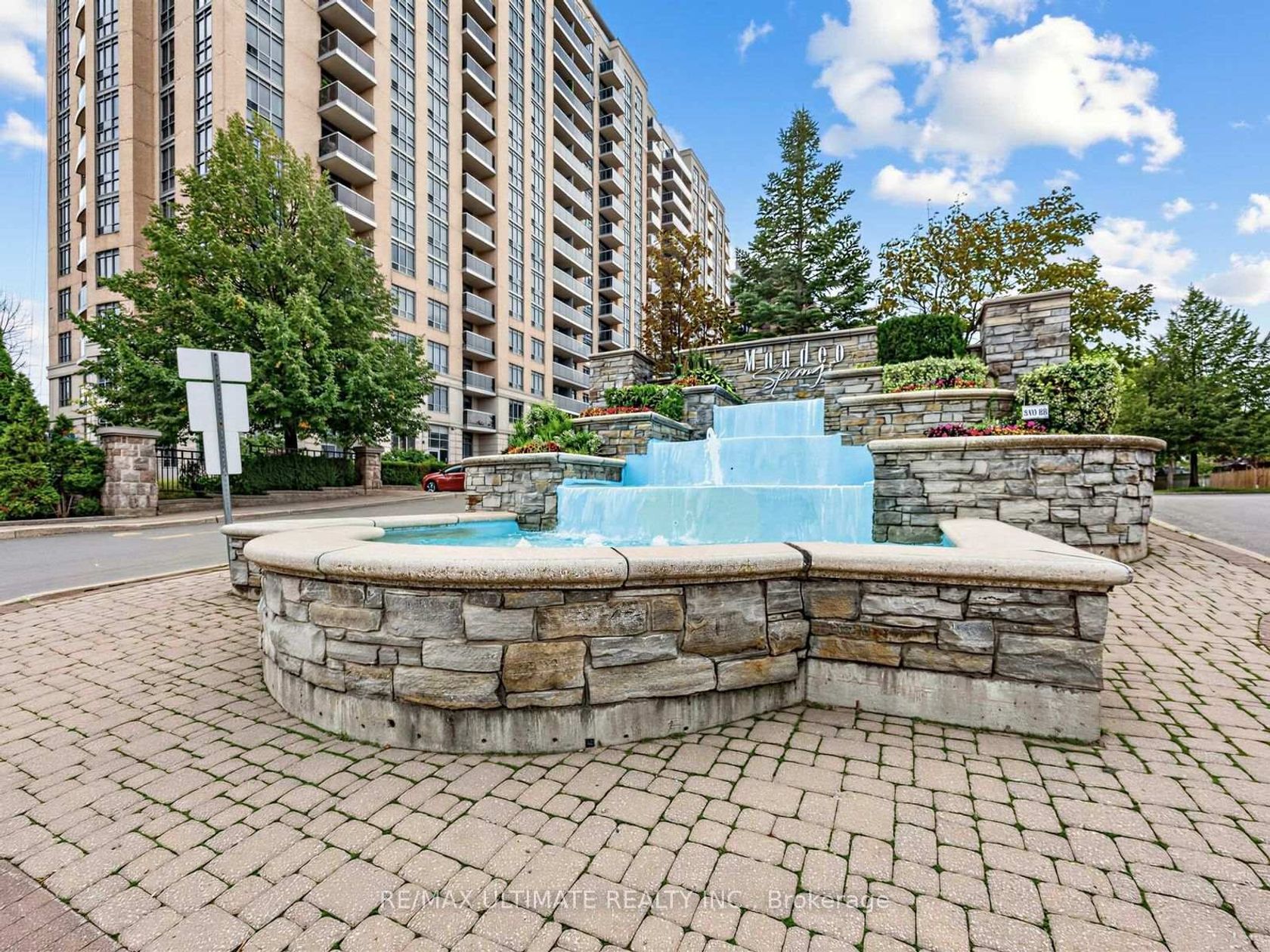 1229 - 18 Mondeo Drive, Dorset Park, Toronto photo number 2