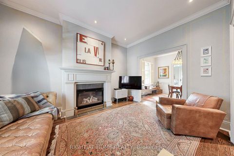 Photo 6 at 440 Sackville Street, South St. James Town, Toronto