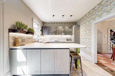 Photo 13 at 440 Sackville Street, South St. James Town, Toronto