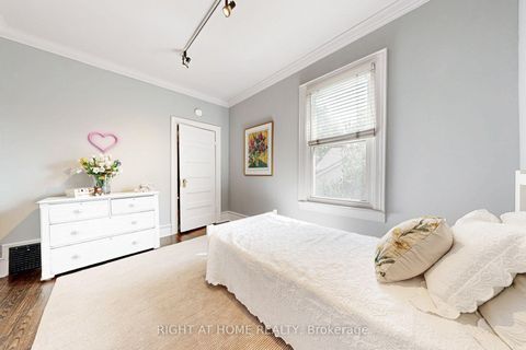 Photo 20 at 440 Sackville Street, South St. James Town, Toronto