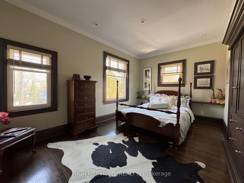 Photo 22 at 440 Sackville Street, South St. James Town, Toronto