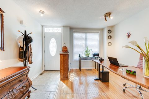 Photo 3 at TH8 - 140 Bathurst Street, Niagara, Toronto