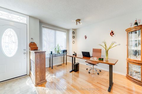 Photo 4 at TH8 - 140 Bathurst Street, Niagara, Toronto