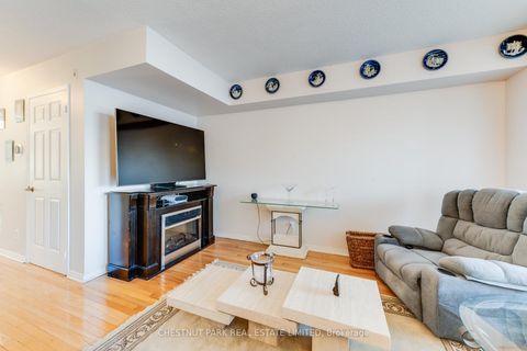 Photo 11 at TH8 - 140 Bathurst Street, Niagara, Toronto