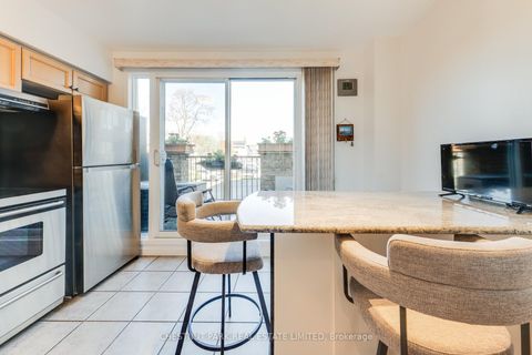 Photo 15 at TH8 - 140 Bathurst Street, Niagara, Toronto