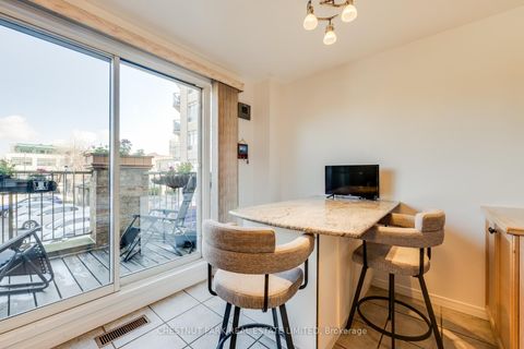 Photo 17 at TH8 - 140 Bathurst Street, Niagara, Toronto