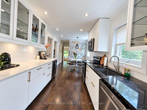 Photo 6 at 21 Mcintosh Avenue, Queensway, Toronto