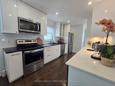 Photo 7 at 21 Mcintosh Avenue, Queensway, Toronto