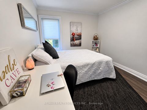 Photo 14 at 21 Mcintosh Avenue, Queensway, Toronto