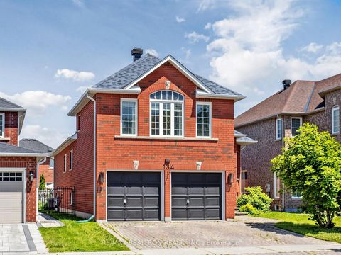 Photo 1 at 134 Humberland Drive, Oak Ridges, Richmond Hill