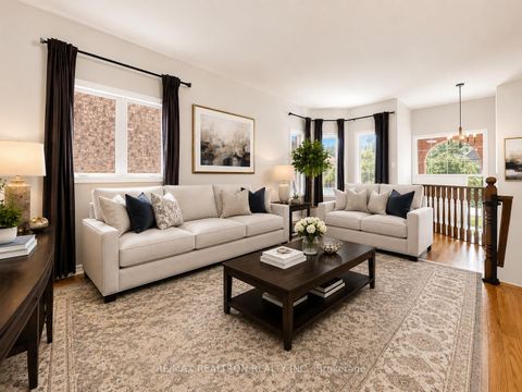 Photo 5 at 134 Humberland Drive, Oak Ridges, Richmond Hill