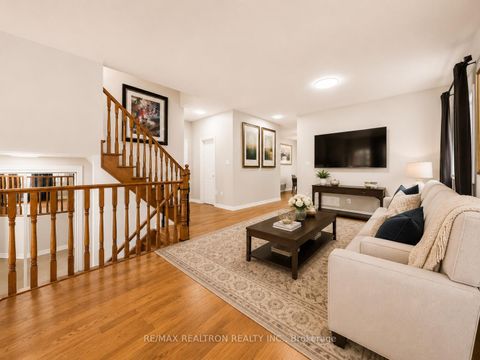 Photo 7 at 134 Humberland Drive, Oak Ridges, Richmond Hill