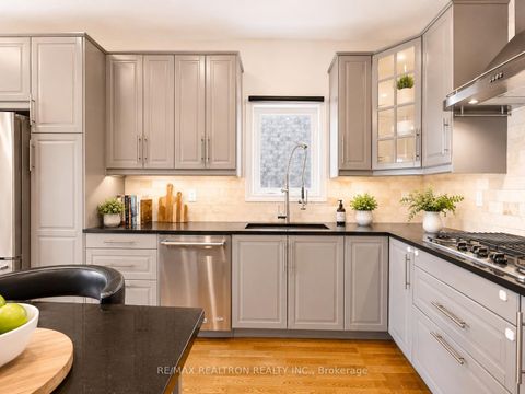 Photo 8 at 134 Humberland Drive, Oak Ridges, Richmond Hill
