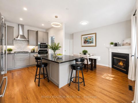 Photo 10 at 134 Humberland Drive, Oak Ridges, Richmond Hill