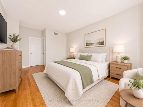 Photo 21 at 134 Humberland Drive, Oak Ridges, Richmond Hill