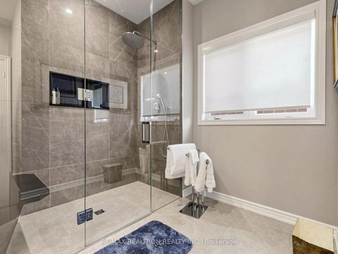 Photo 24 at 134 Humberland Drive, Oak Ridges, Richmond Hill