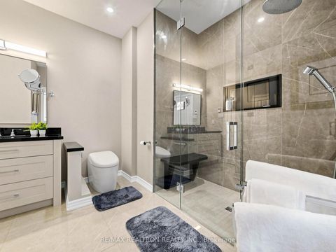 Photo 25 at 134 Humberland Drive, Oak Ridges, Richmond Hill